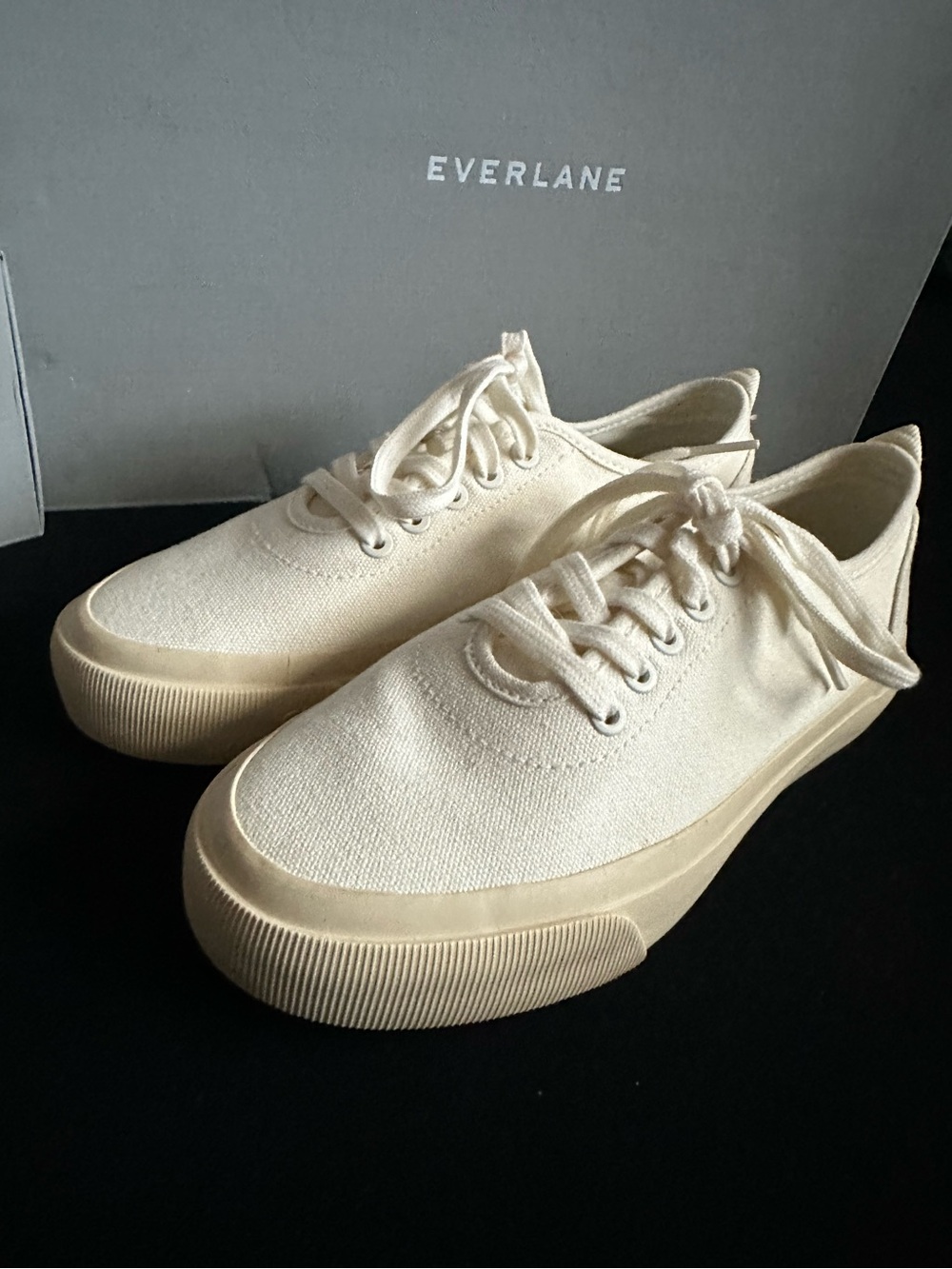 Everlane Low-Top forever sneakers Canvas Sneakers in Natural Cream/  white 5.5
